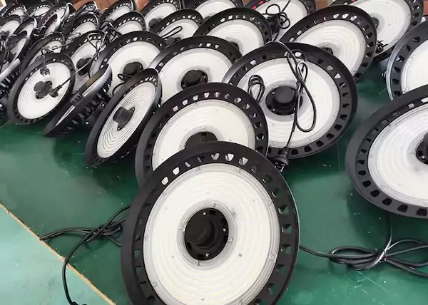 LED Hallenleuchten Produktion -LED Hallenleuchten Hersteller